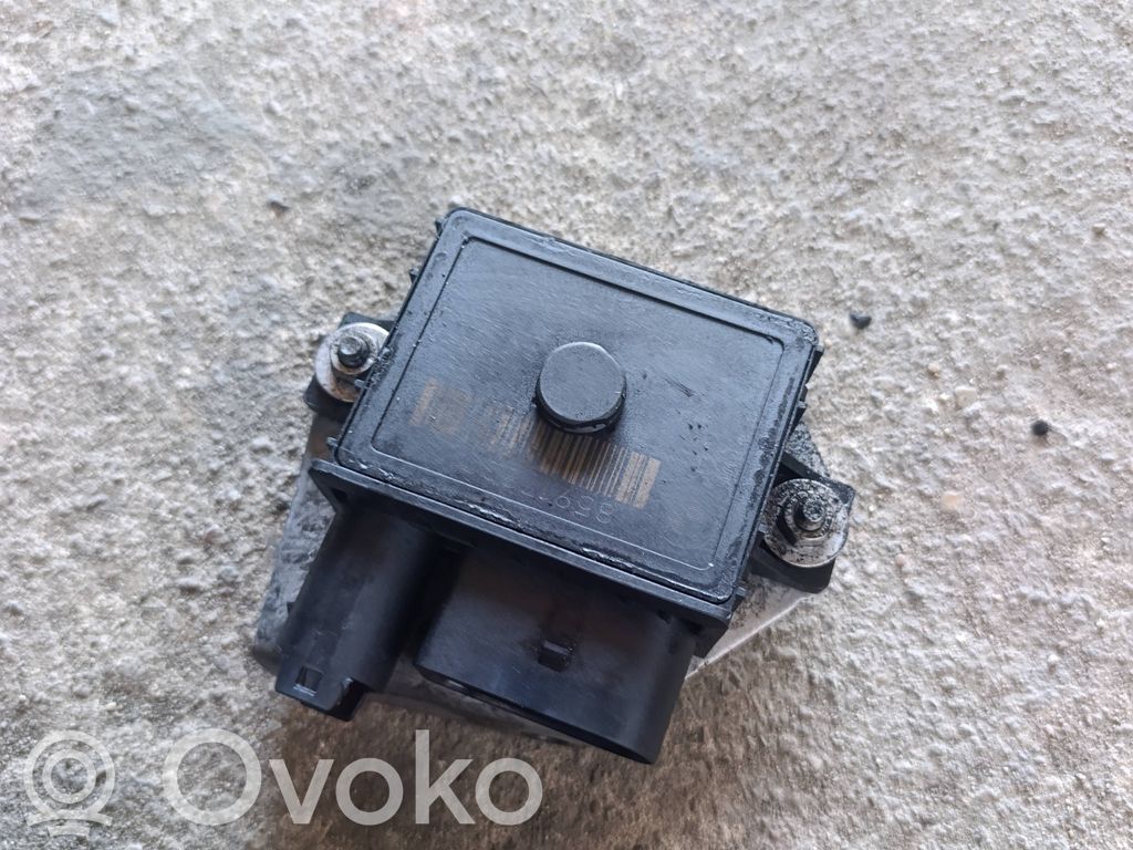 BMW 5 E60 E61 Žvakių pakaitinimo rėlė 