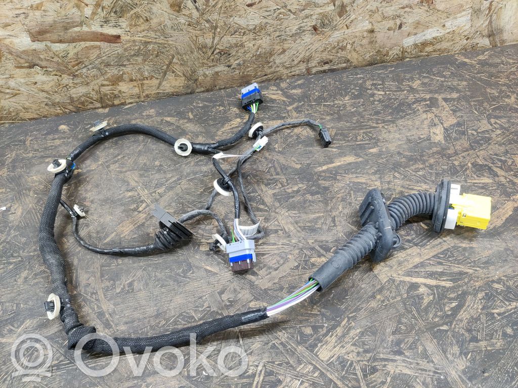 Cableado de puerta trasera   9837827880