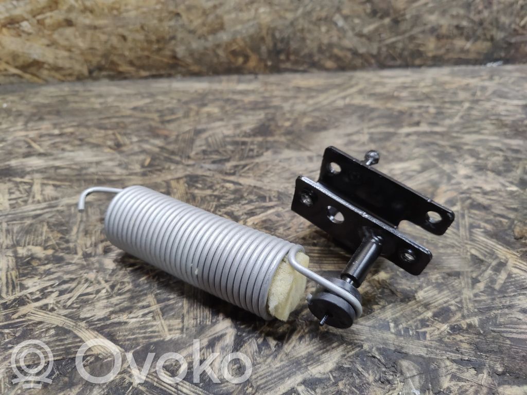 Jaguar XE Tailgate/trunk/boot hinge 