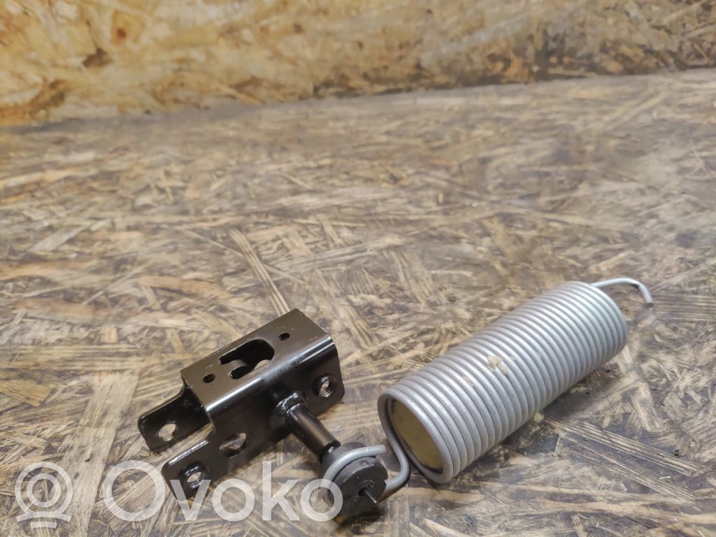 Jaguar XE Tailgate/trunk/boot hinge 