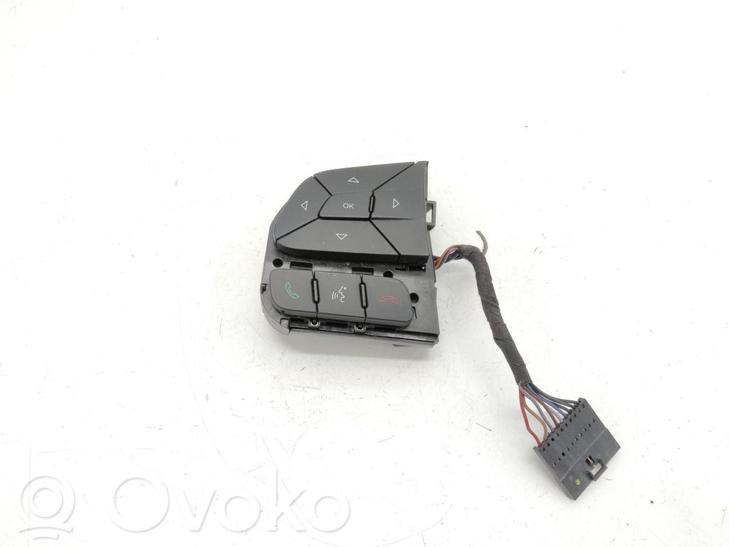 Fiat 500X Steering wheel buttons/switches 