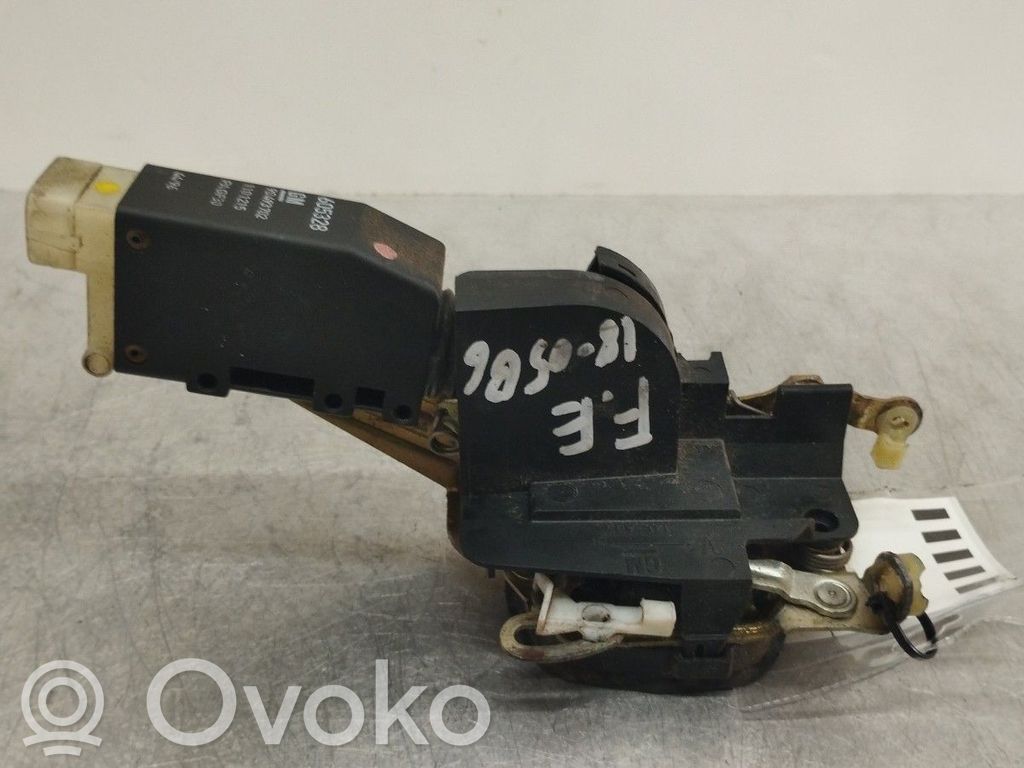 Priekšpusē slēdzene   90532429,90493702
