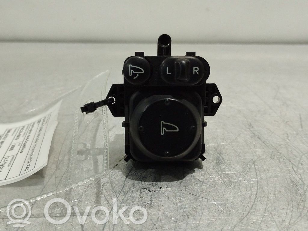 Wing mirror switch   SNAJ010,NH167L