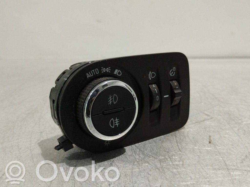 Light switch   13493472