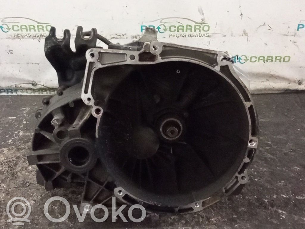 5 Gang Schaltgetriebe   6M5R7002YC