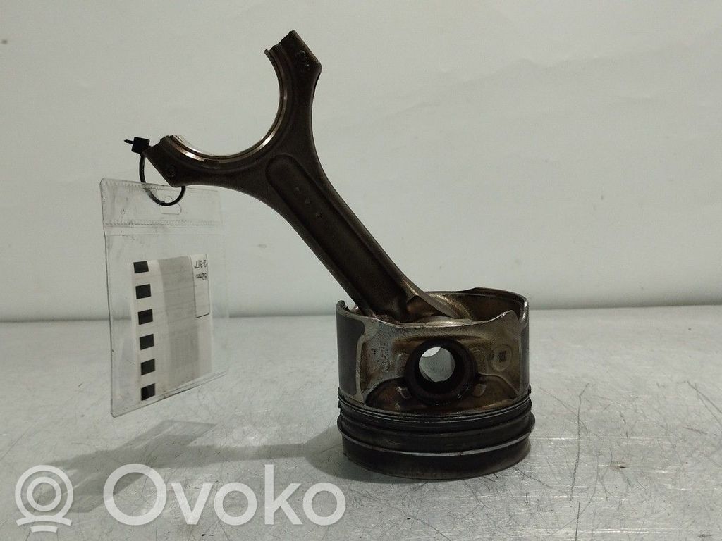 BMW M3 F80 Piston 
