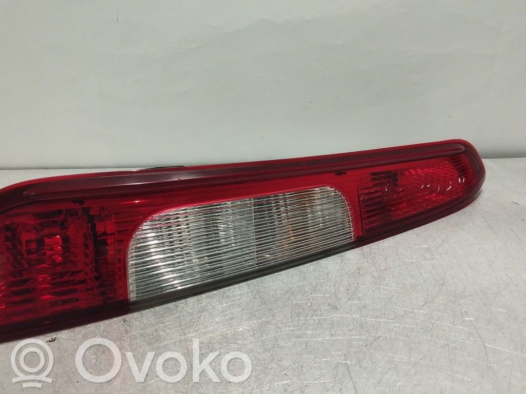 Tailgate rear/tail lights
