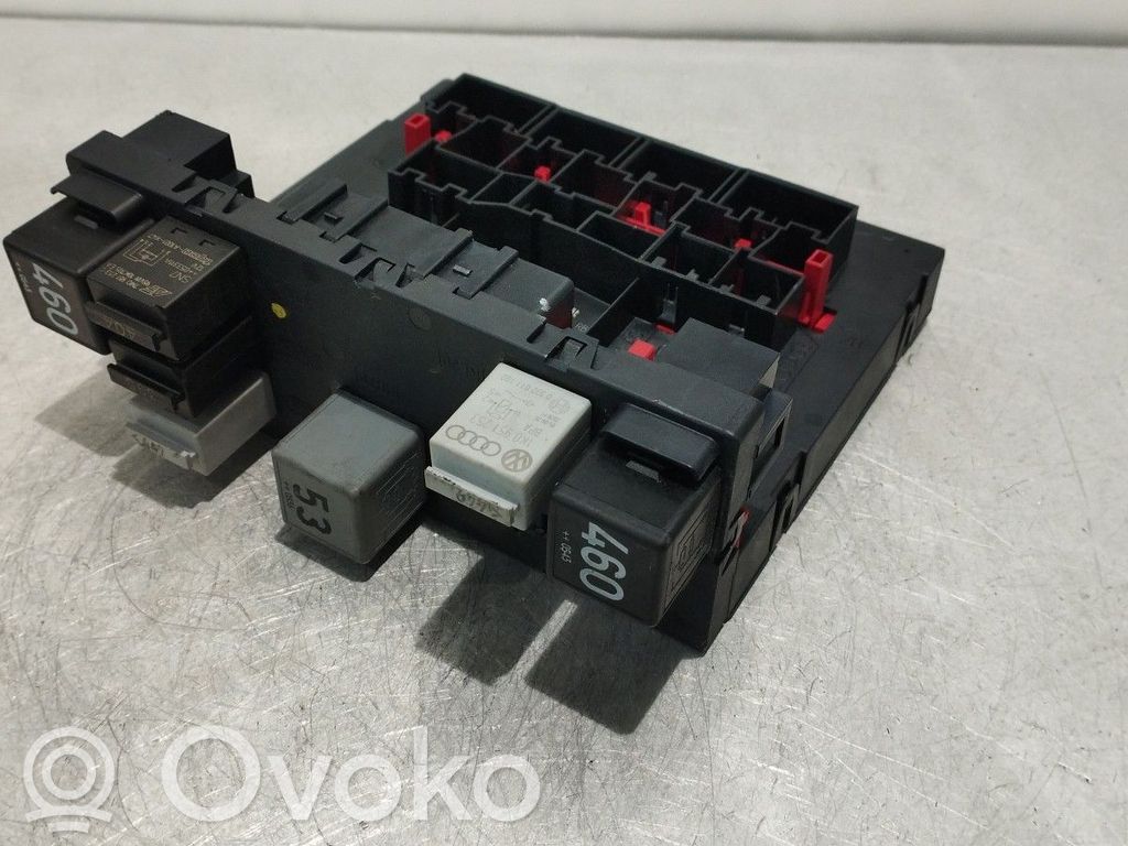 Volkswagen PASSAT B6 Unidad de control SAM 
