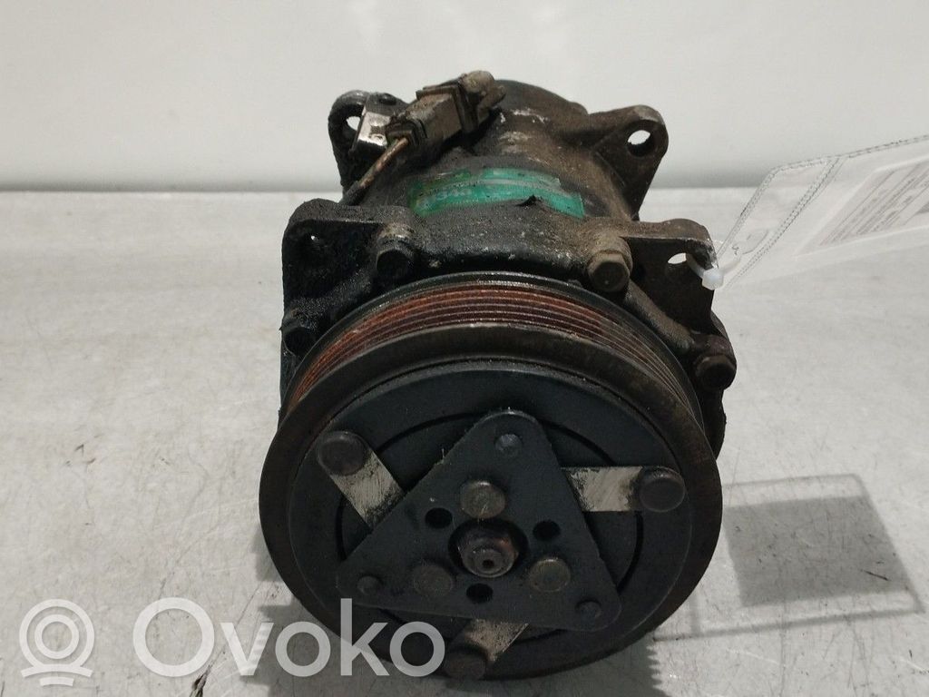 Compresor (bomba) del aire acondicionado (A/C))