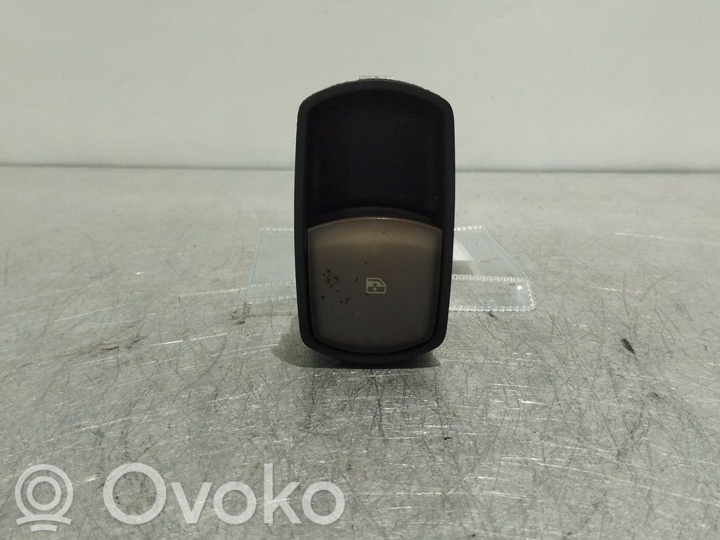 Electric window control switch   13206806RT