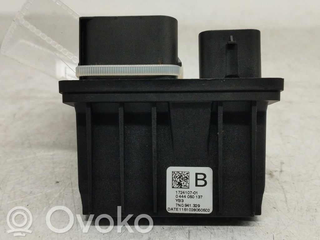 Unité de commande / module de pompe à carburant   7N0941329,0444050137