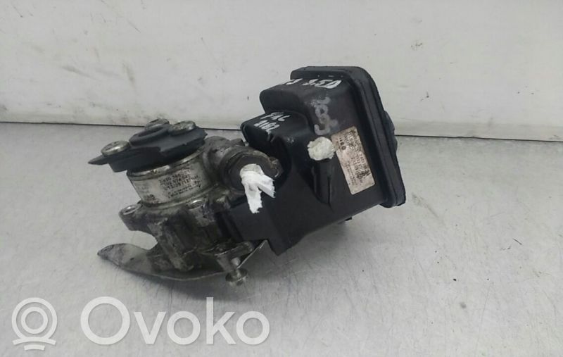 BMW X3 E83 Vairo stiprintuvo siurblys 