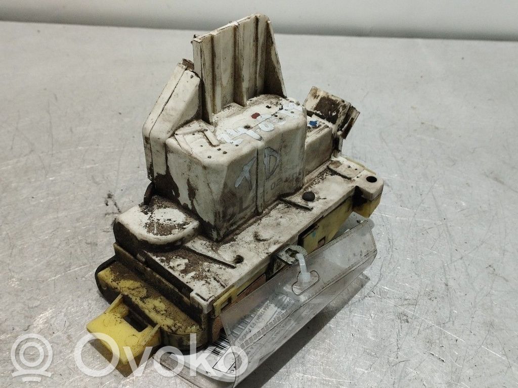 Aizmugurē slēdzene   XS41A26412BH,2PINOS