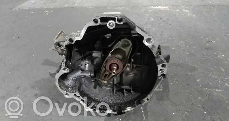 Volkswagen PASSAT B5 Scatola del cambio manuale a 5 velocità