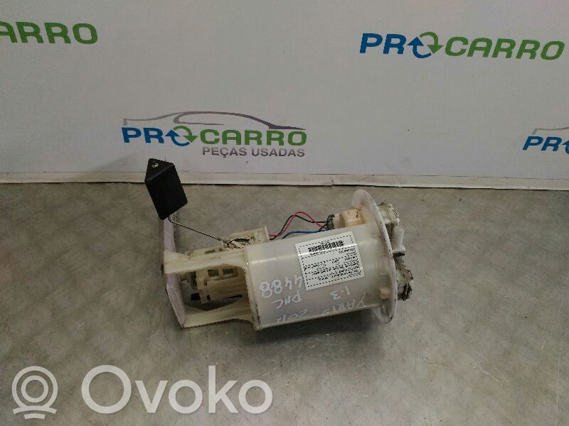 Pompe à carburant   777040D070