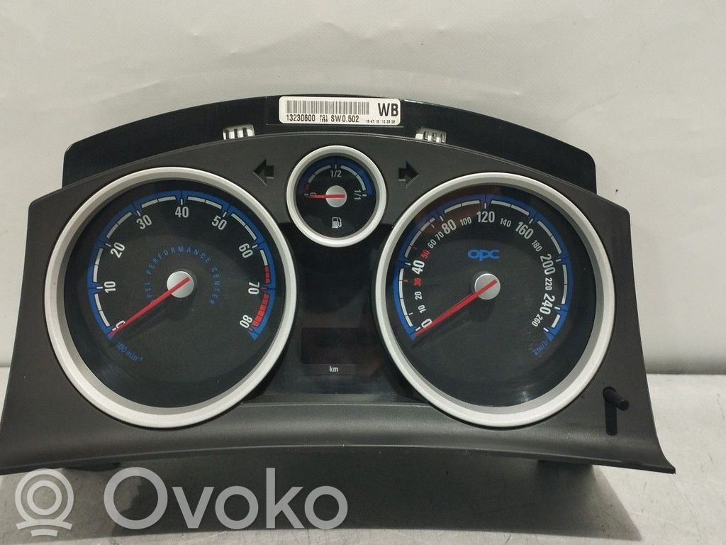 Opel Zafira B Velocímetro (tablero de instrumentos) 