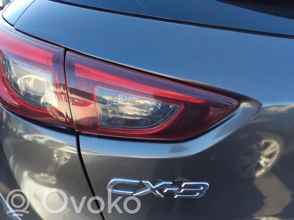 Tailgate rear/tail lights