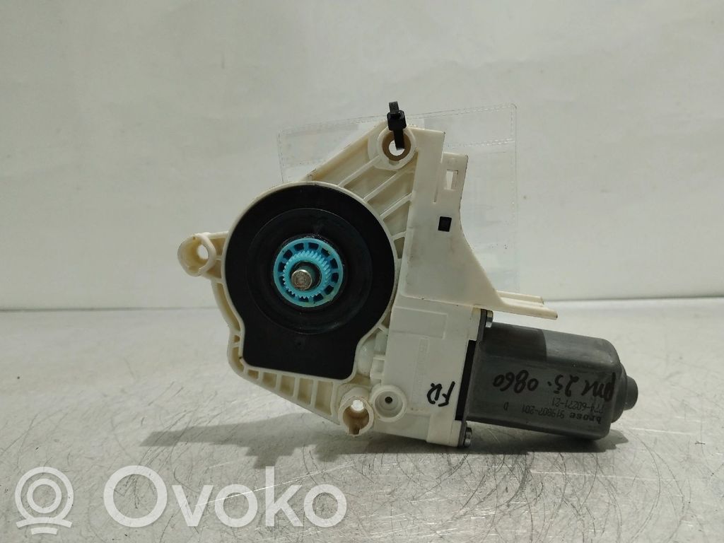 Silnik regulatora szyby drzwi przednich   8K0959802B