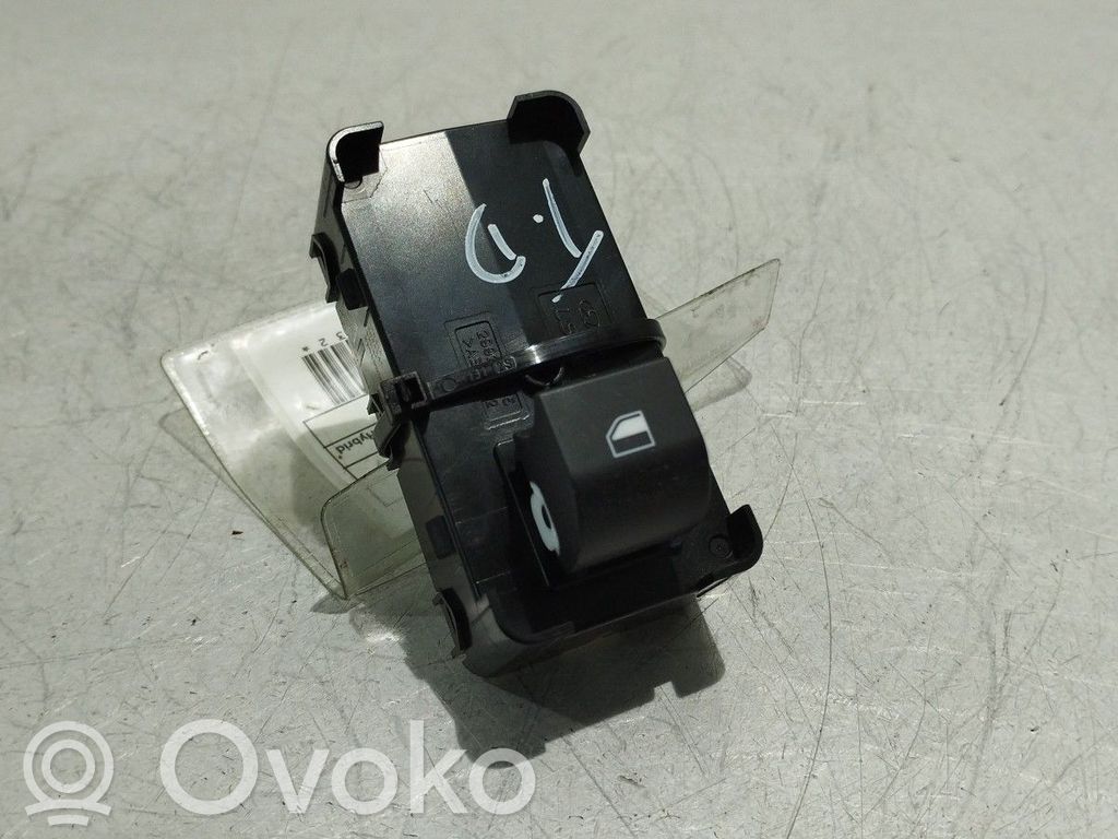 Interruptor del elevalunas eléctrico   93581BE000NNB