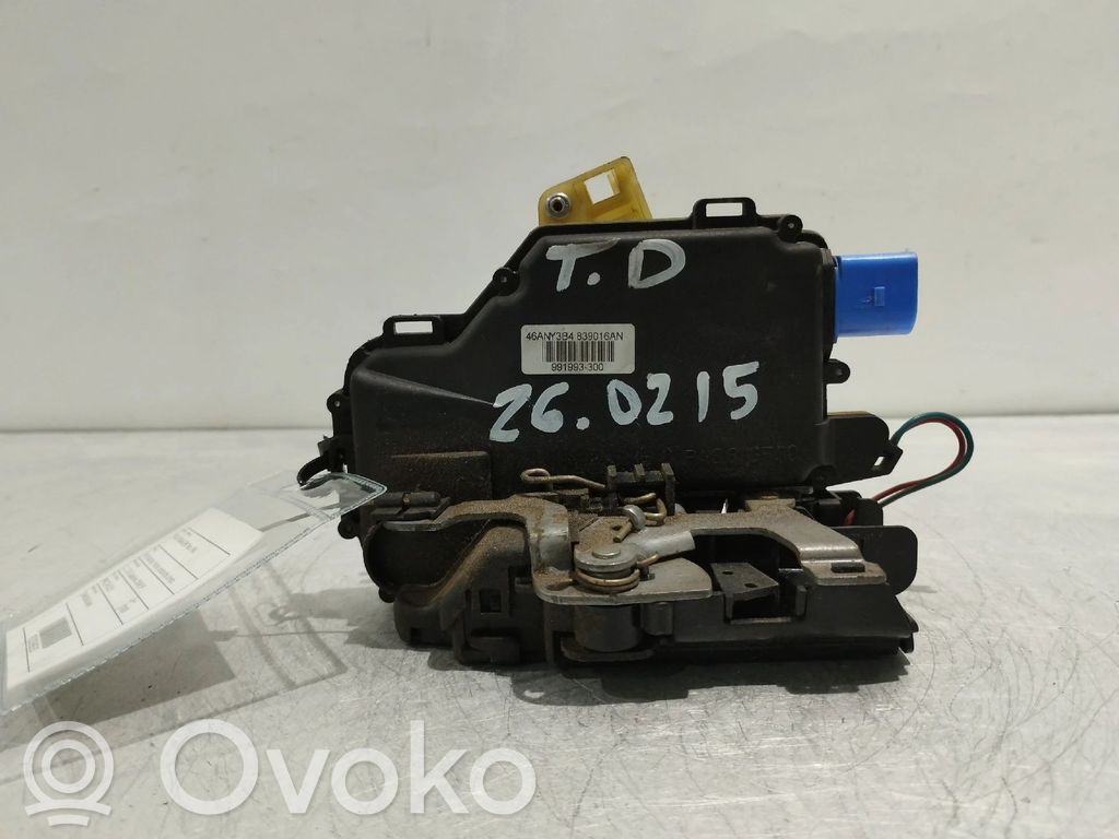 Volkswagen Polo IV 9N3 Serratura portiera posteriore