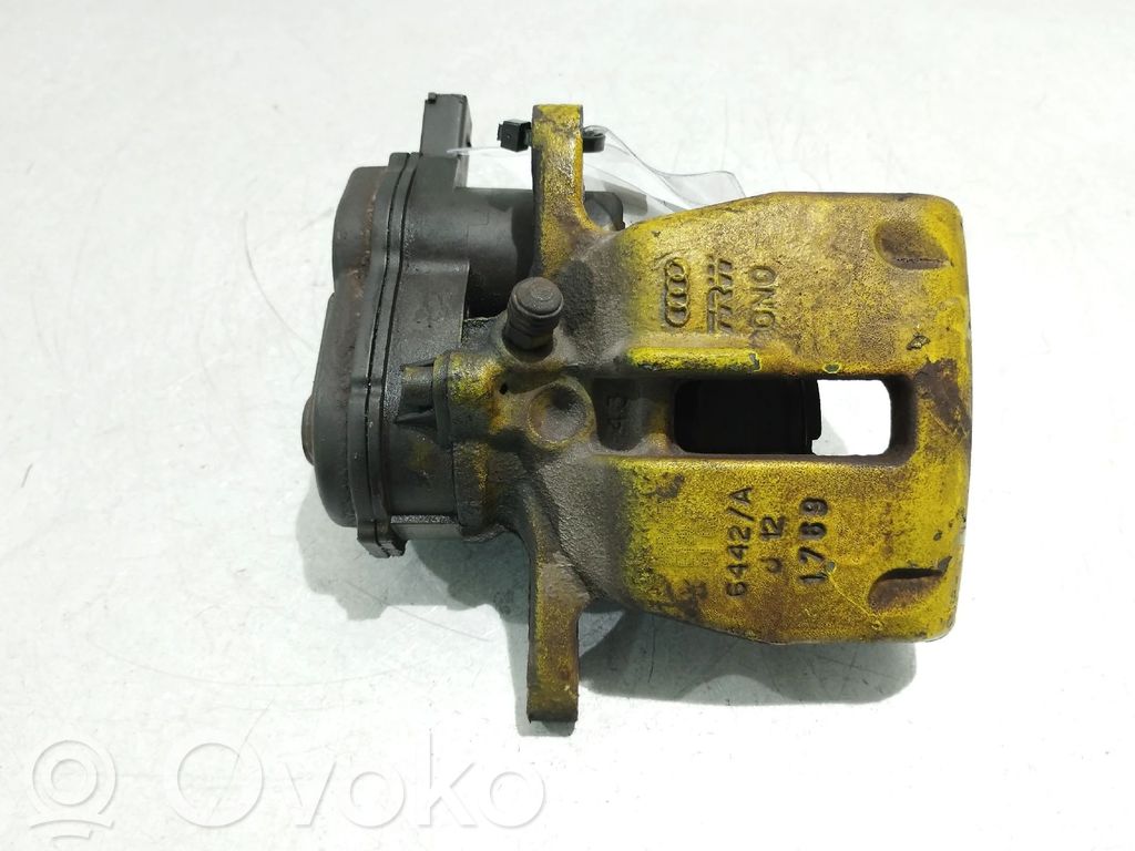 Audi A5 8T 8F Tylny zacisk hamulcowy 