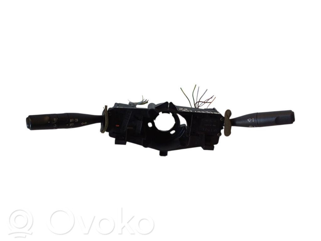 Peugeot 206 Interruptor/palanca de limpiador de luz de giro 