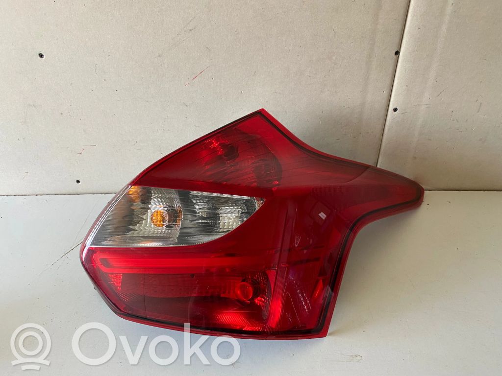 Ford Focus Aizmugurējais lukturis virsbūvē 