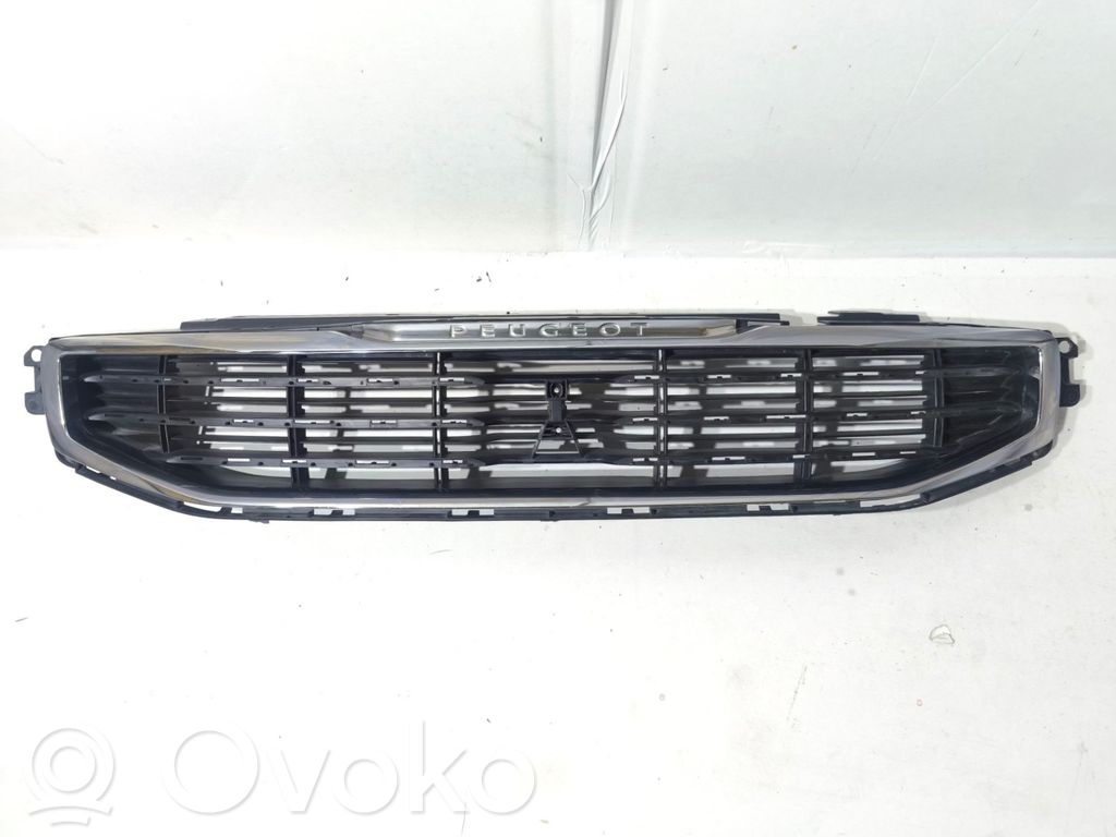 Peugeot 508 Etusäleikkö 