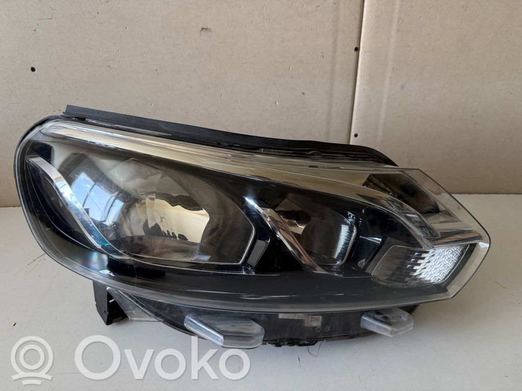 Toyota Proace Phare frontale 