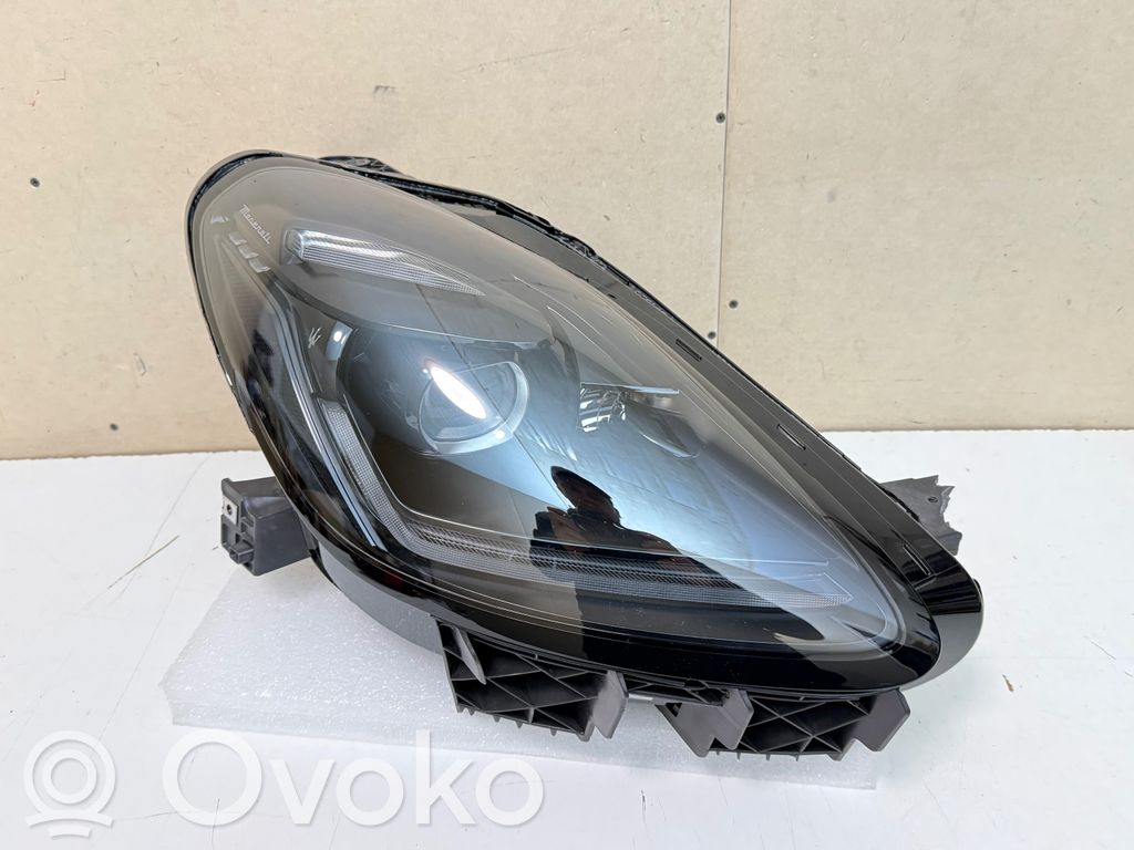 Scheinwerfer   06703540670,148R000074