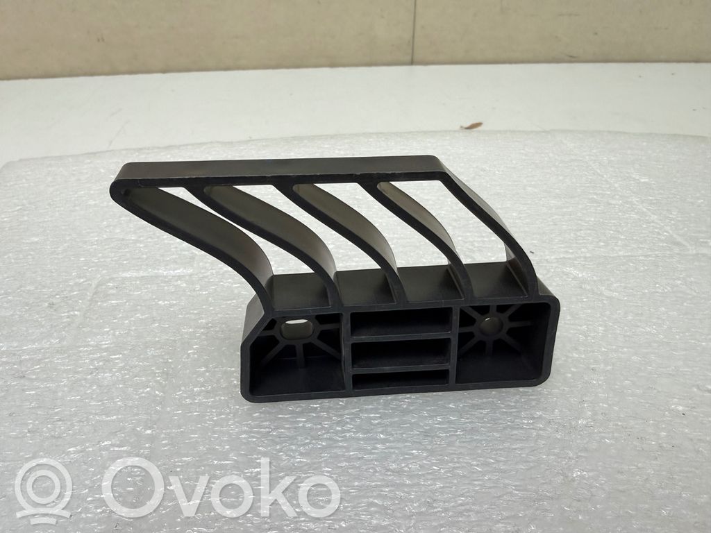 Front bumper mounting bracket   10971353,B5EB2