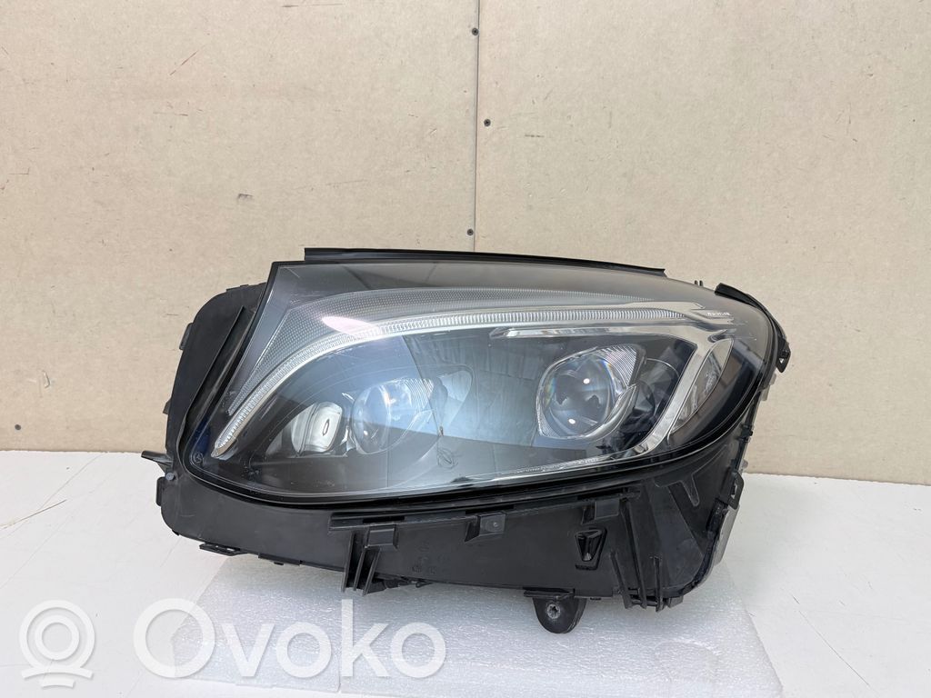 Mercedes-Benz GLC X253 C253 Lampa przednia 