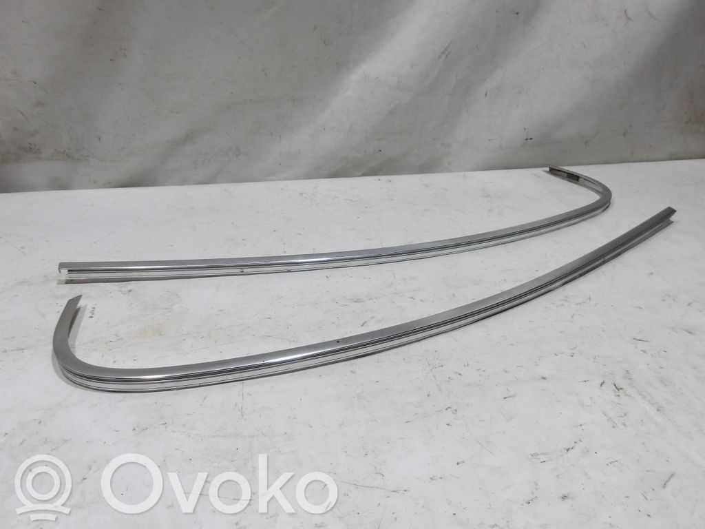 BMW 5 E60 E61 Takaoven lasin muotolista 