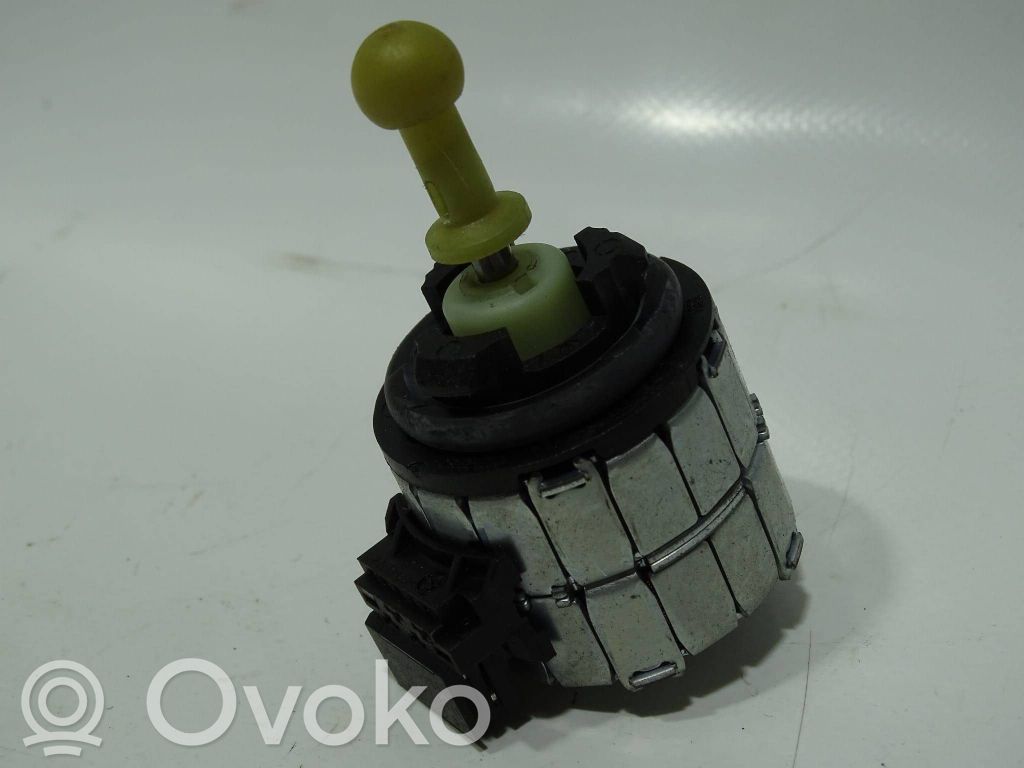 Motor del limpiafaros delantero