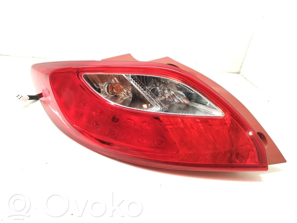 Lámpara de faros/luces traseros   D65151160