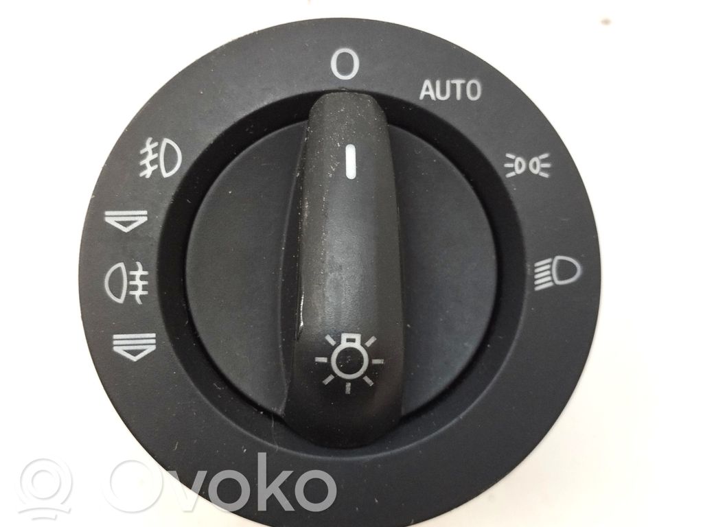 Panel lighting control switch   4F1941531D