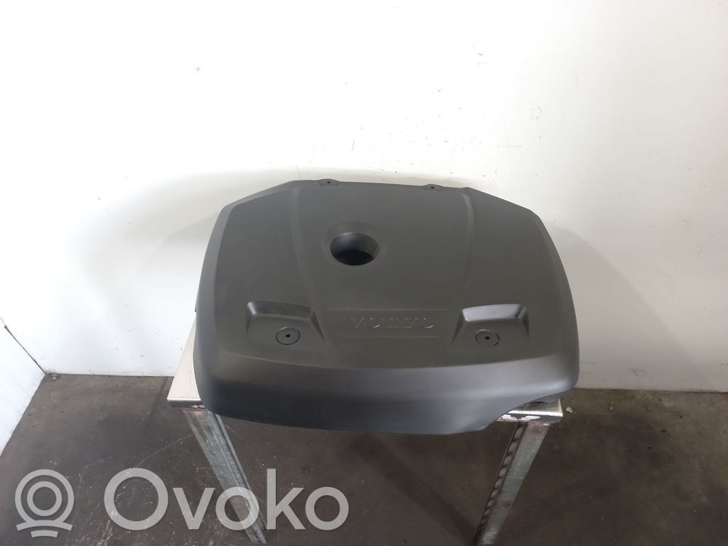 Volvo V40 Engine cover (trim) 
