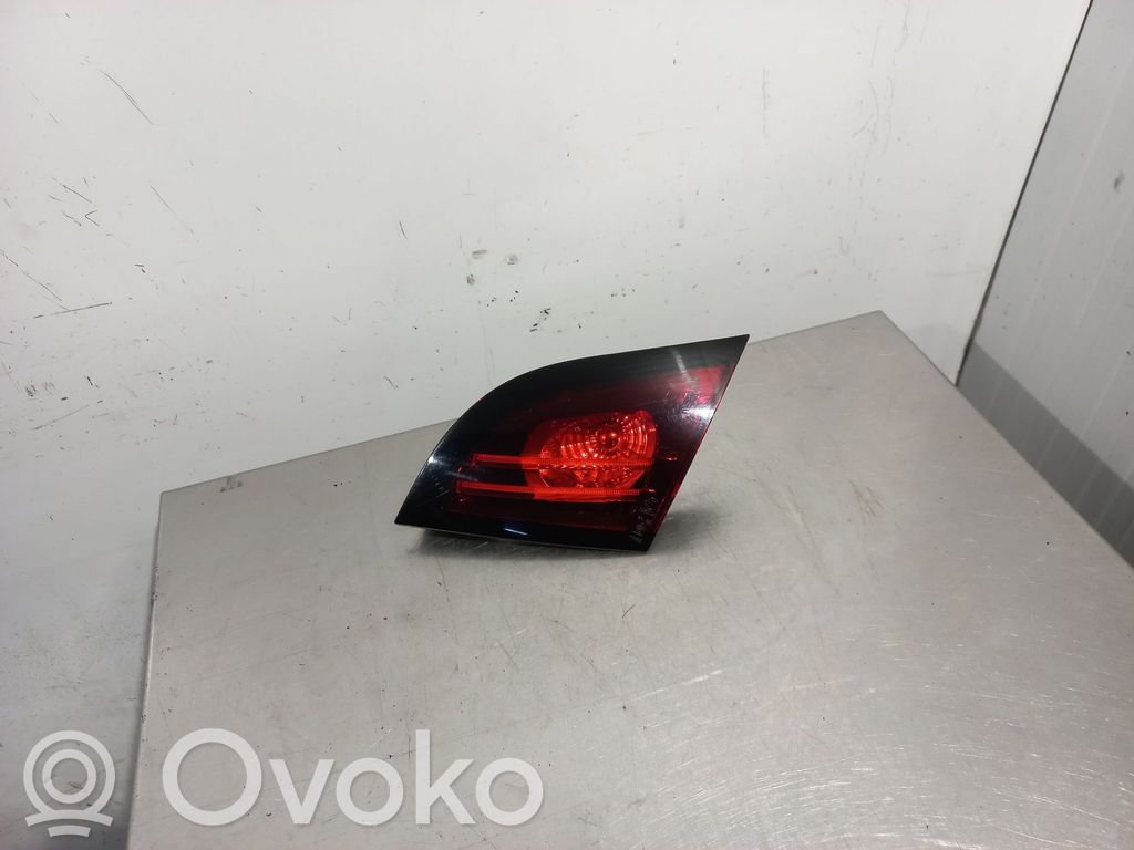 Citroen DS4 Aizmugurējais lukturis pārsegā 