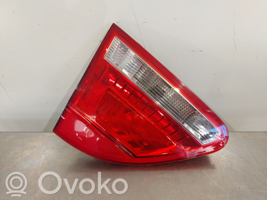 Seat Exeo (3R) Aizmugurējais lukturis pārsegā 