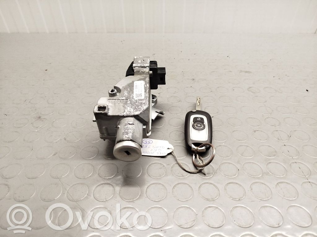 Opel Astra K Užvedimo spynelė 