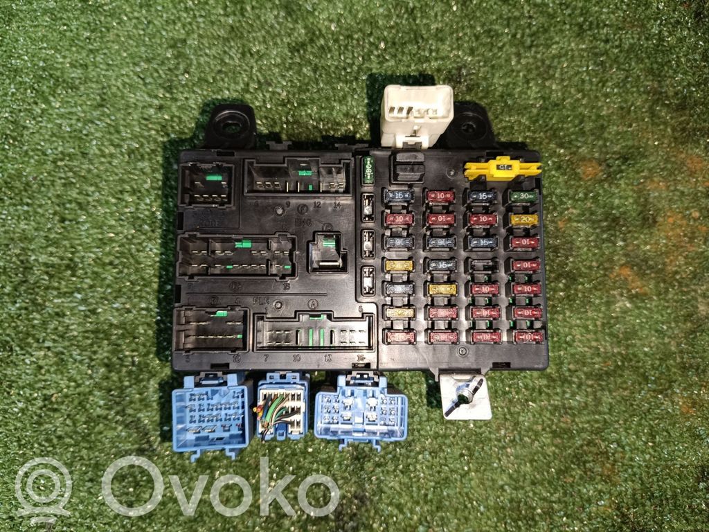 Skrzynka bezpieczników / Komplet   911981C000,316840