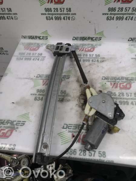 Toyota Avensis T220 Opening tailgate glass 
