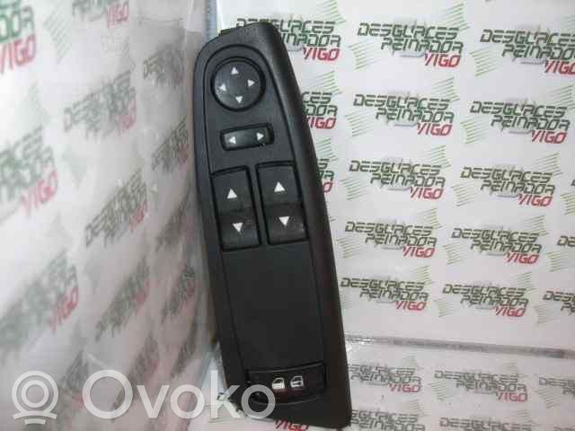 Electric window control switch   B569,65794