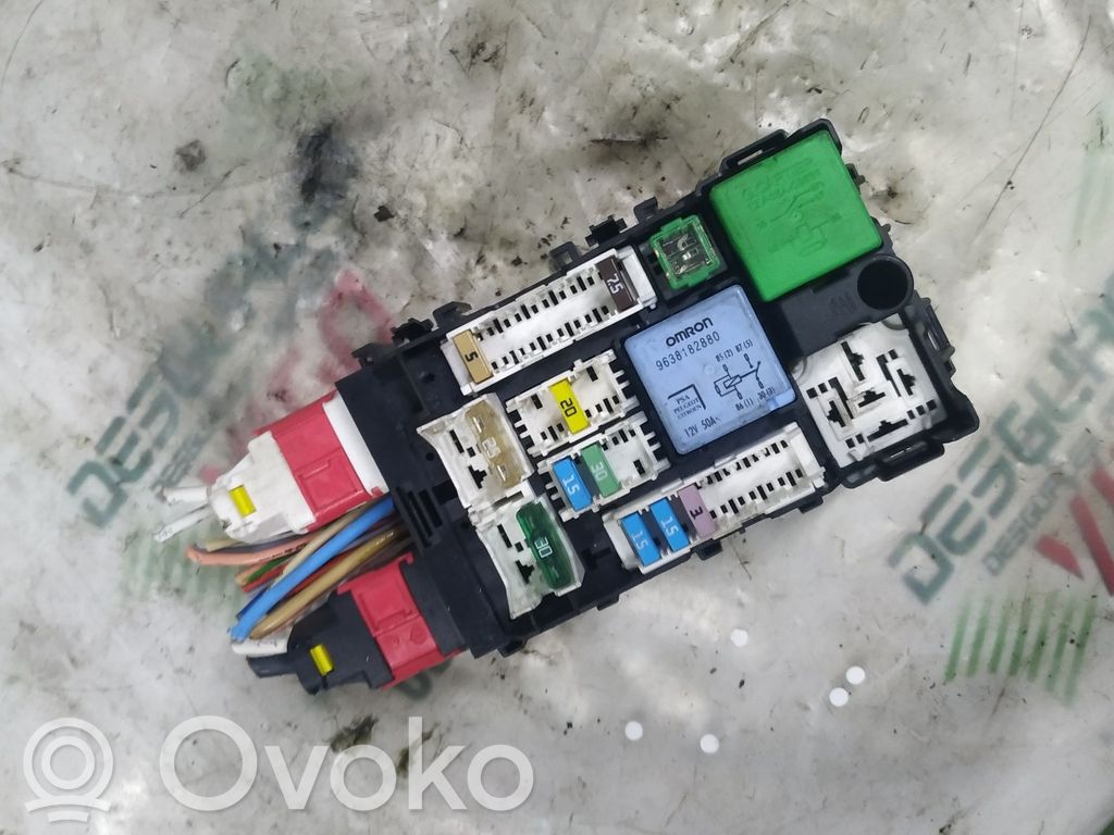 Peugeot 508 Skrzynka bezpieczników / Komplet 