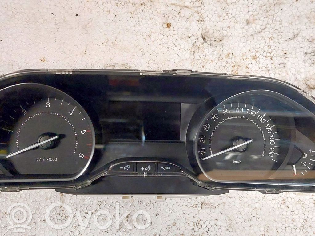 Peugeot 208 I Vitezometru (grup de instrumente) 