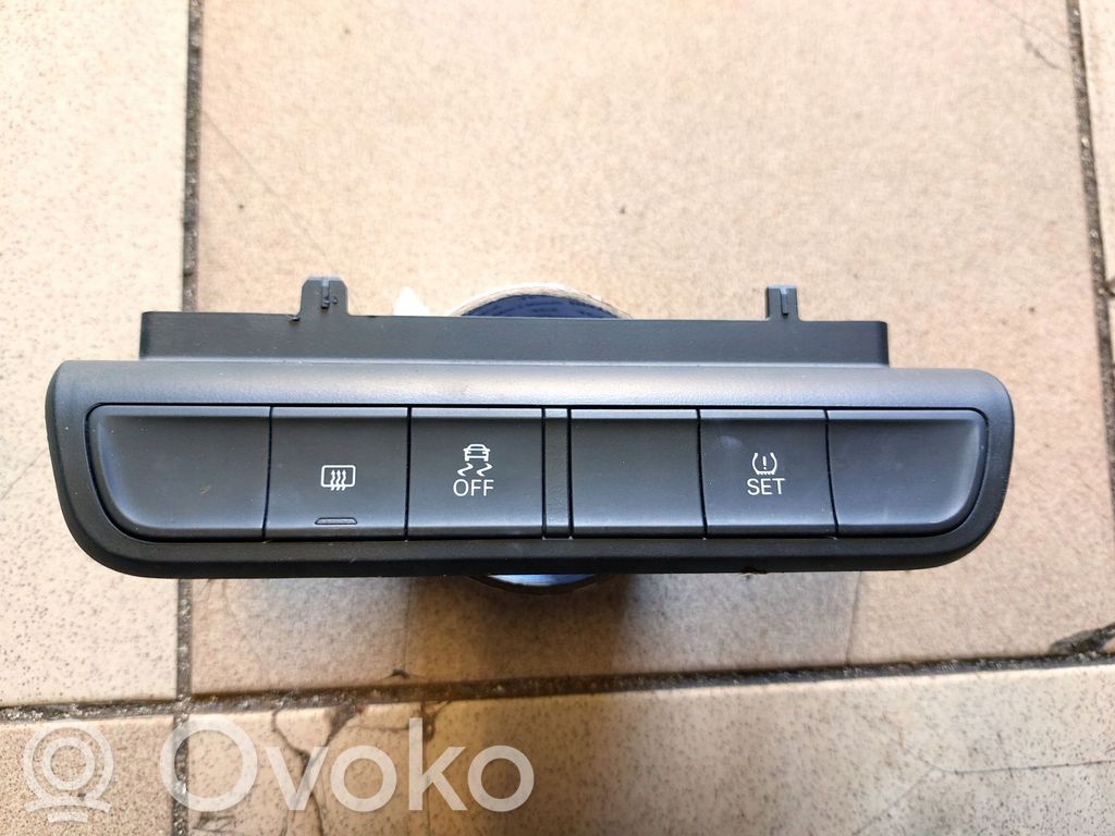 Audi A1 Takaluukun/tavaratilan luukun avauskytkin 
