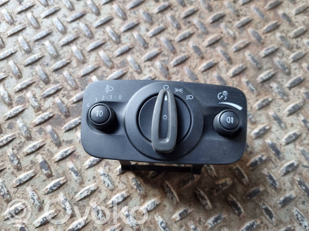 Ford Kuga II Light switch 