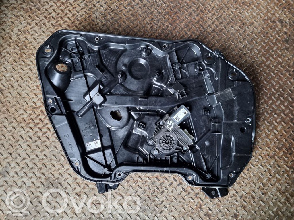 BMW 1 F40 Front door window regulator with motor 