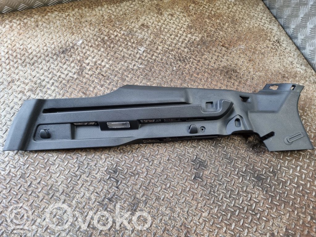 Ford Focus Boczek / Tapicerka / bagażnika 