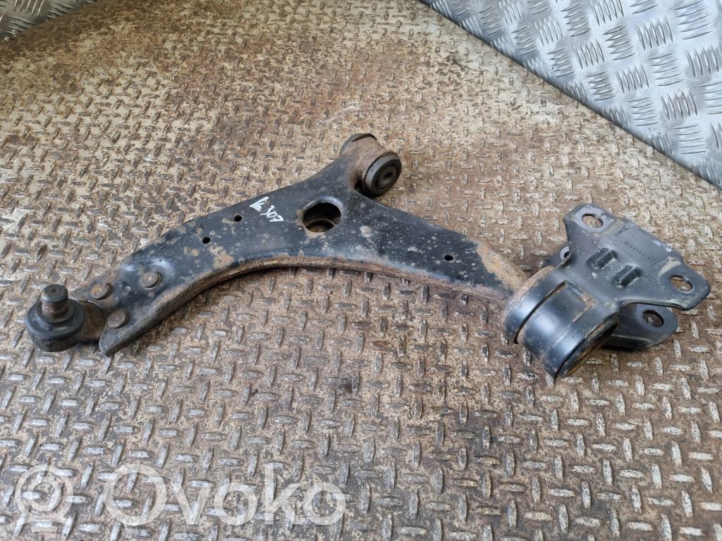 Ford Focus Front lower control arm/wishbone 